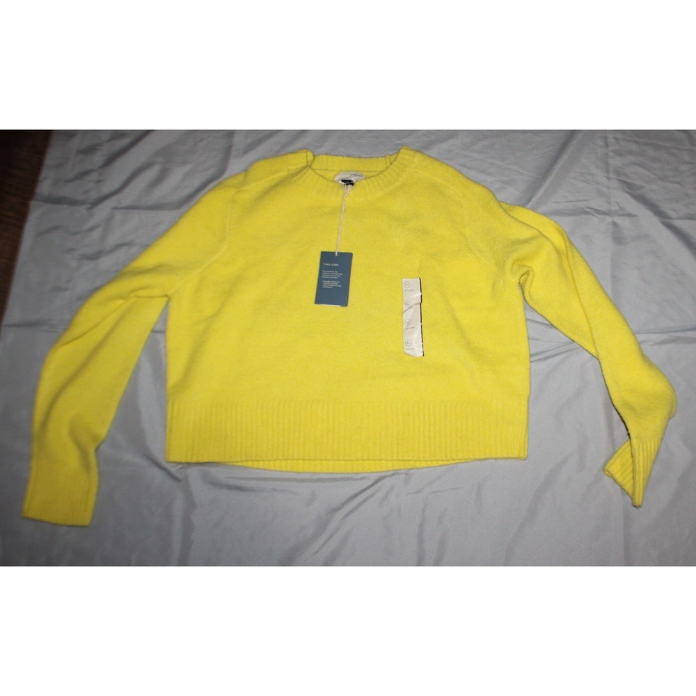 Women's Universal Thread long sleeve Yellow  Sweater size XL